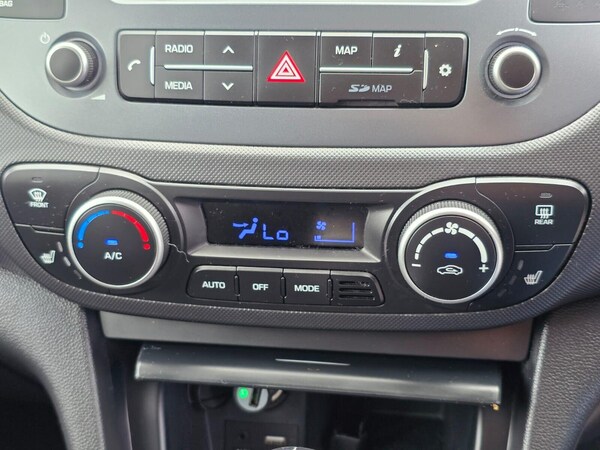 Used Hyundai i10 2017 for sale - 75643710: Photo 45