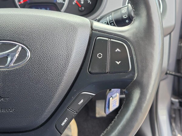 Used Hyundai i10 2017 for sale - 75643710: Photo 46