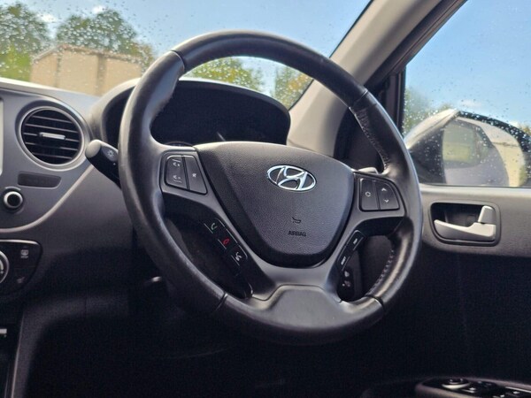Used Hyundai i10 2017 for sale - 75643710: Photo 53