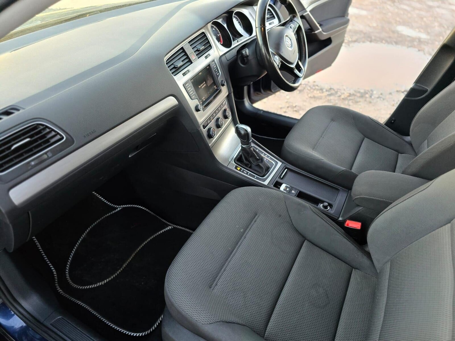 Used Volkswagen Golf 2016 for sale - 76664995: Photo 41