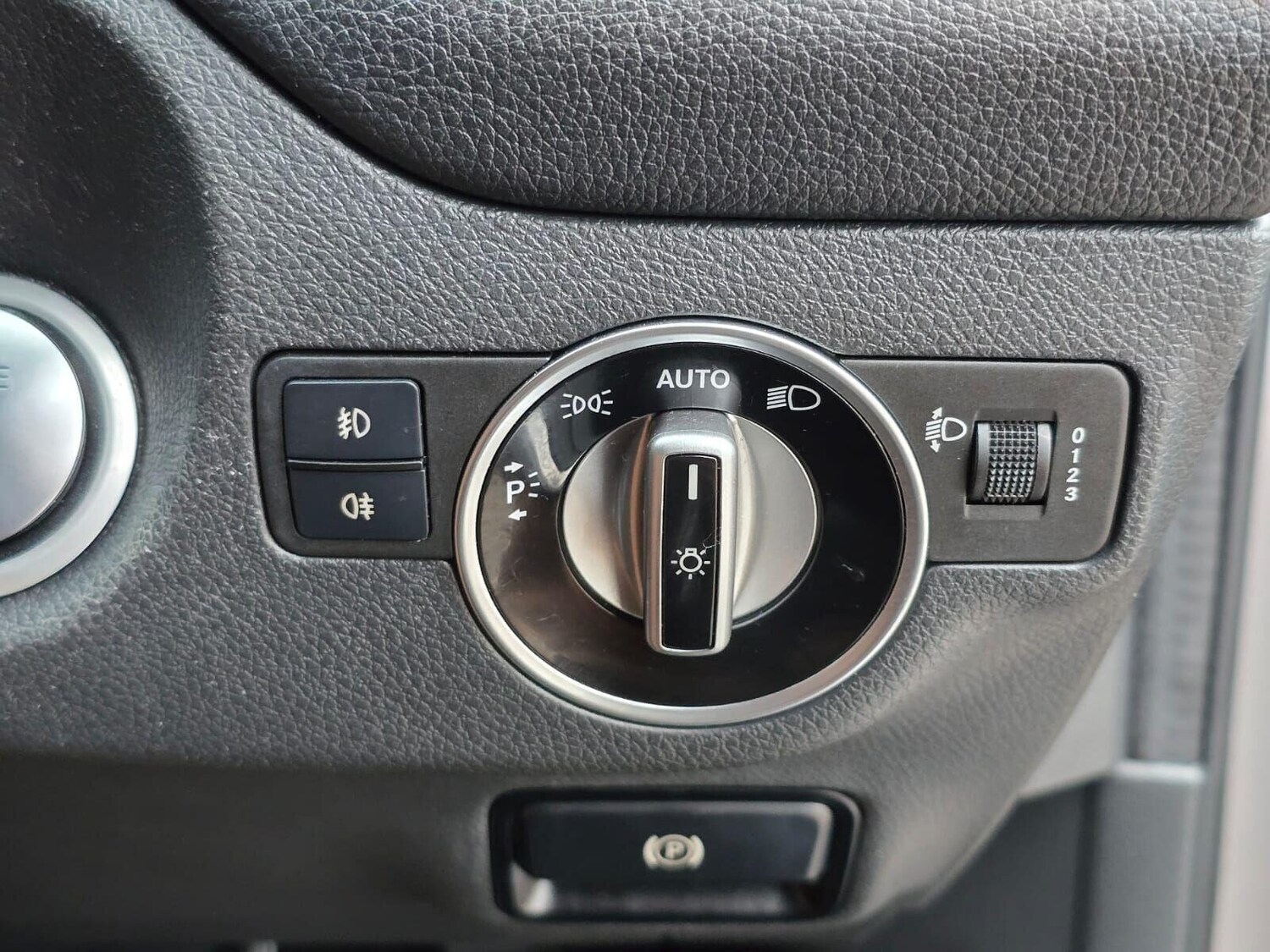 Used Mercedes-Benz GLA 2018 for sale - 77617964: Photo 28