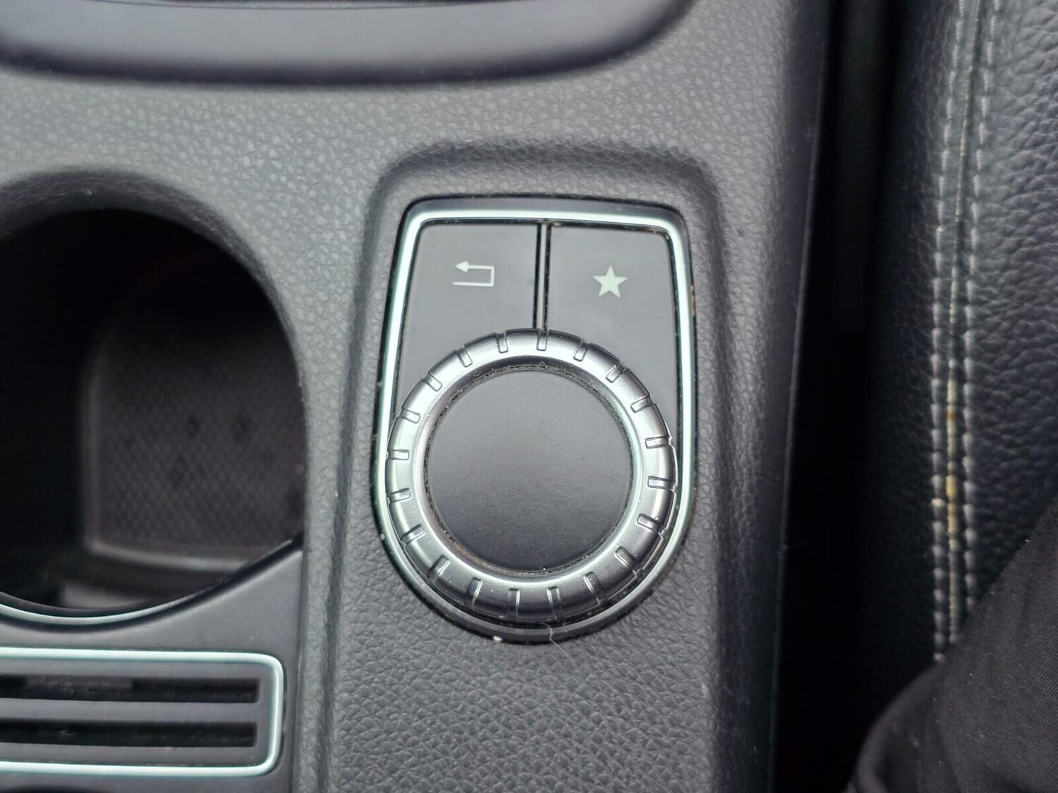 Used Mercedes-Benz GLA 2018 for sale - 77617964: Photo 32