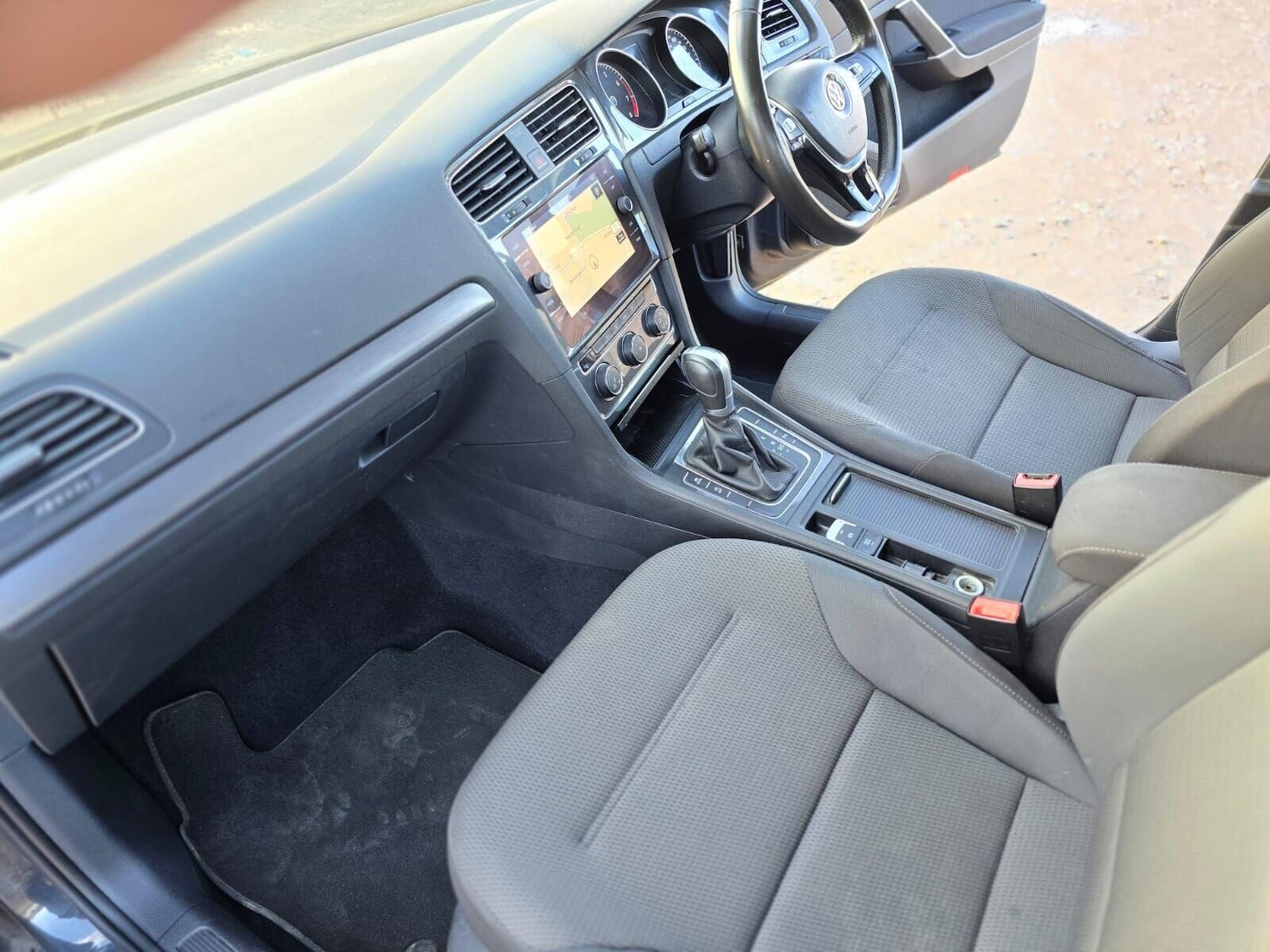 Used Volkswagen Golf 2017 for sale - 76697462: Photo 42