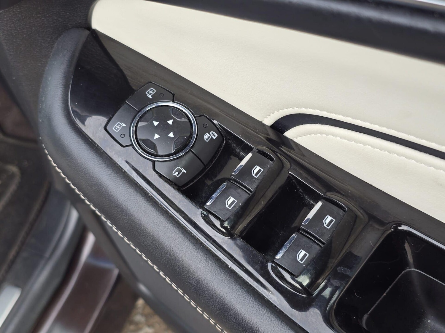 Used Ford Edge 2017 for sale - 77477159: Photo 61