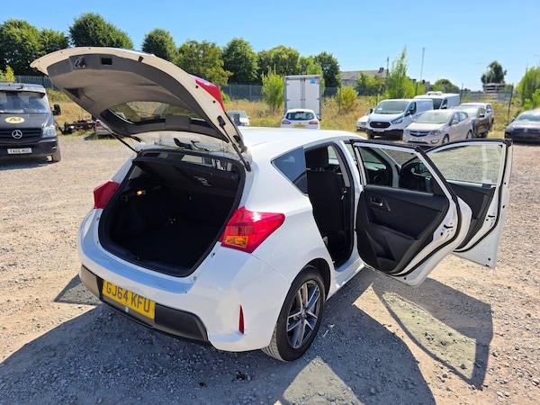 Used Toyota Auris 2014 for sale - 75504209: Photo 15
