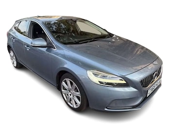 Used Volvo V40 2019 for sale - 79422056: Photo