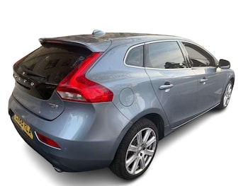 Used Volvo V40 2019 for sale - 79422056: Photo