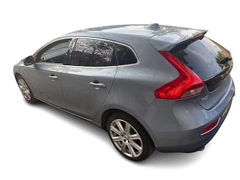 Used Volvo V40 2019 for sale - 79422056: Photo