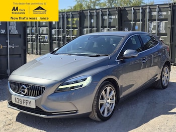 Used Volvo V40 2018 for sale - 79404017: Photo