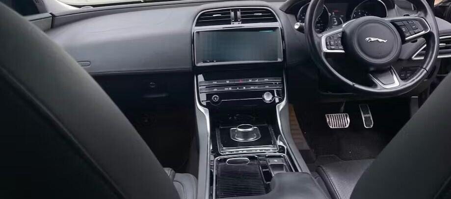 Used Jaguar XE 2018 for sale - 77719093: Photo 5