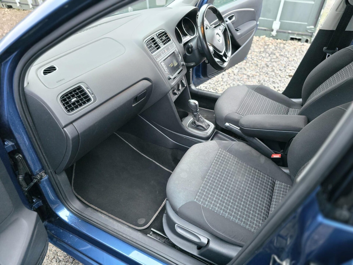 Used Volkswagen Polo 2017 for sale - 77435922: Photo 37