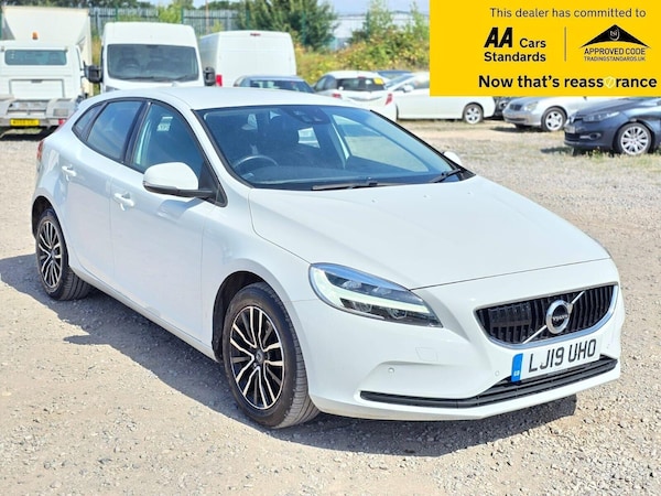 Used Volvo V40 2019 for sale - 75163949: Photo 1