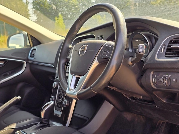 Used Volvo V40 2019 for sale - 75163949: Photo 28