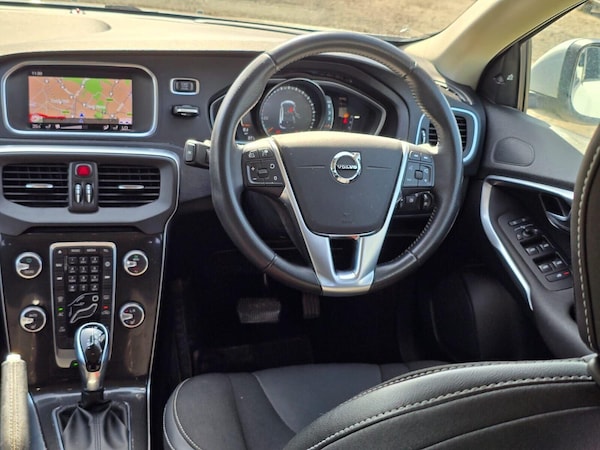 Used Volvo V40 2019 for sale - 75163949: Photo 29
