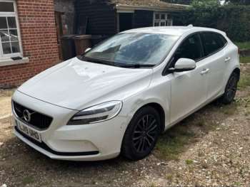 Used Volvo V40 2019 for sale - 75163949: Photo