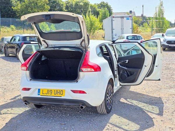 Used Volvo V40 2019 for sale - 75163949: Photo 9