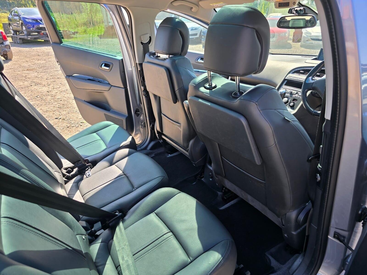 Vehicle 28
