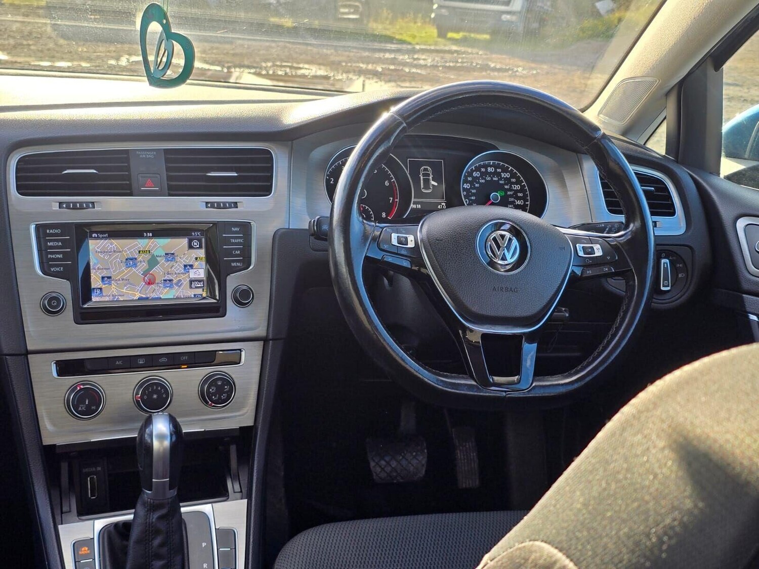 Used Volkswagen Golf 2014 for sale - 76211431: Photo 24