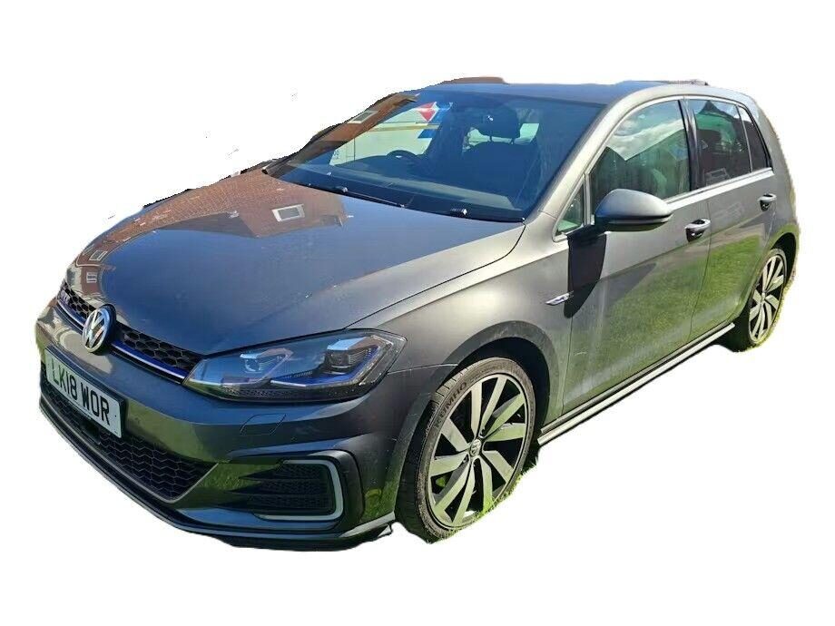 Used Volkswagen Golf 2018 for sale - 78070102: Photo 2