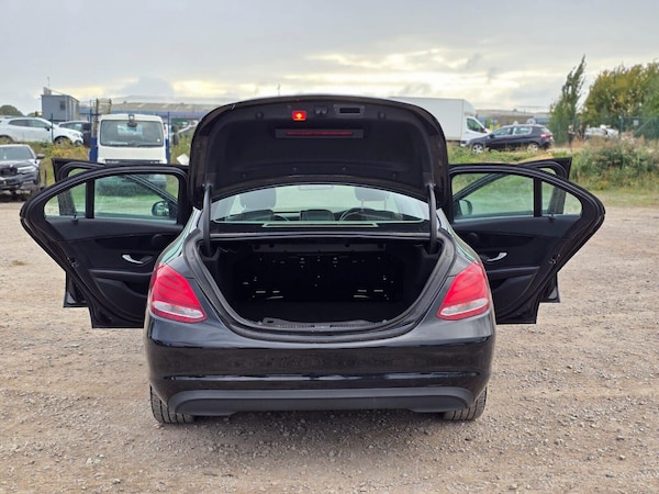 Used Mercedes-Benz C Class 2015 for sale - 75705059: Photo 8