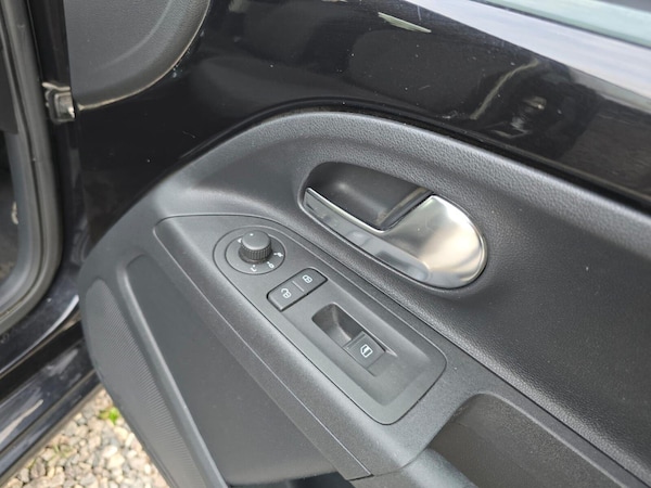 Used Volkswagen up! 2013 for sale - 75425921: Photo 41