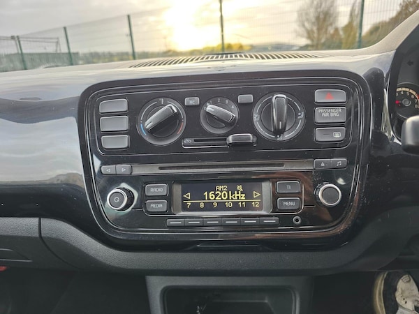 Used Volkswagen up! 2013 for sale - 75425921: Photo 42