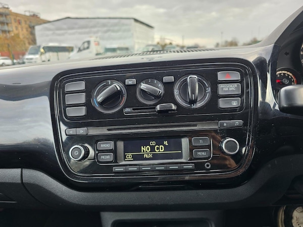 Used Volkswagen up! 2013 for sale - 75425921: Photo 46
