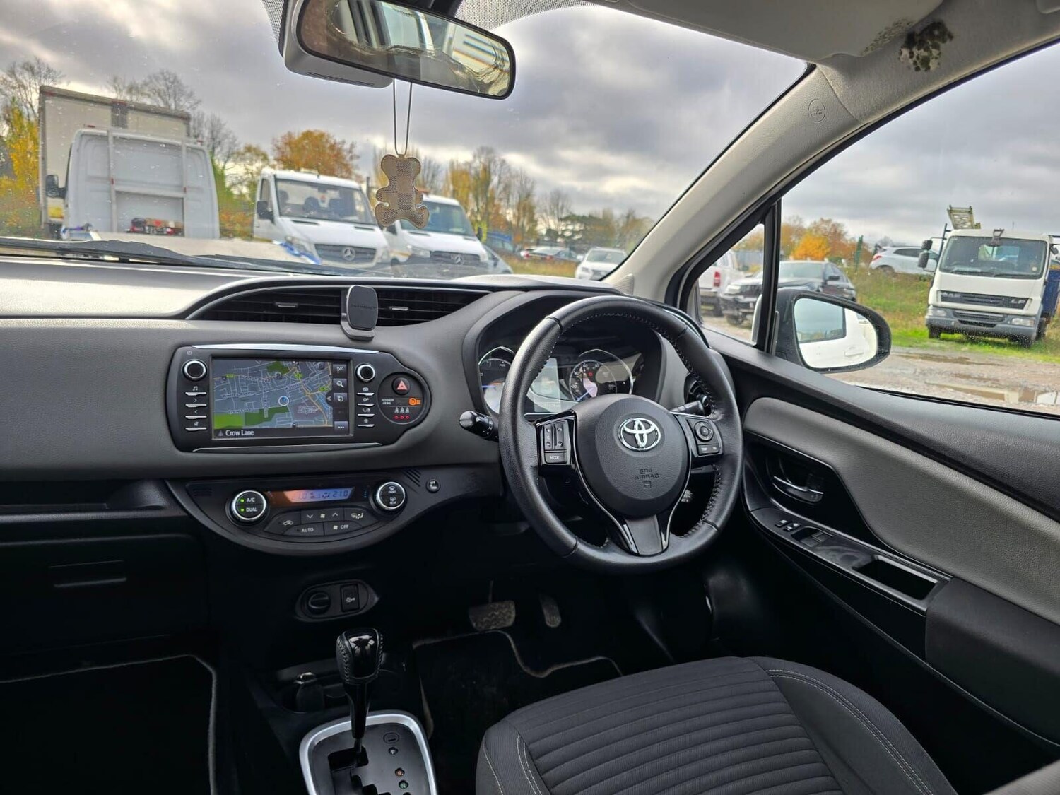 Used Toyota Yaris 2017 for sale - 76069803: Photo 24