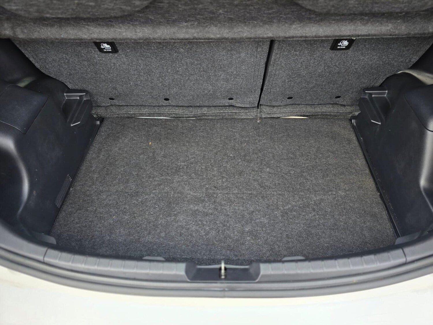 Used Toyota Yaris 2017 for sale - 76069803: Photo 36