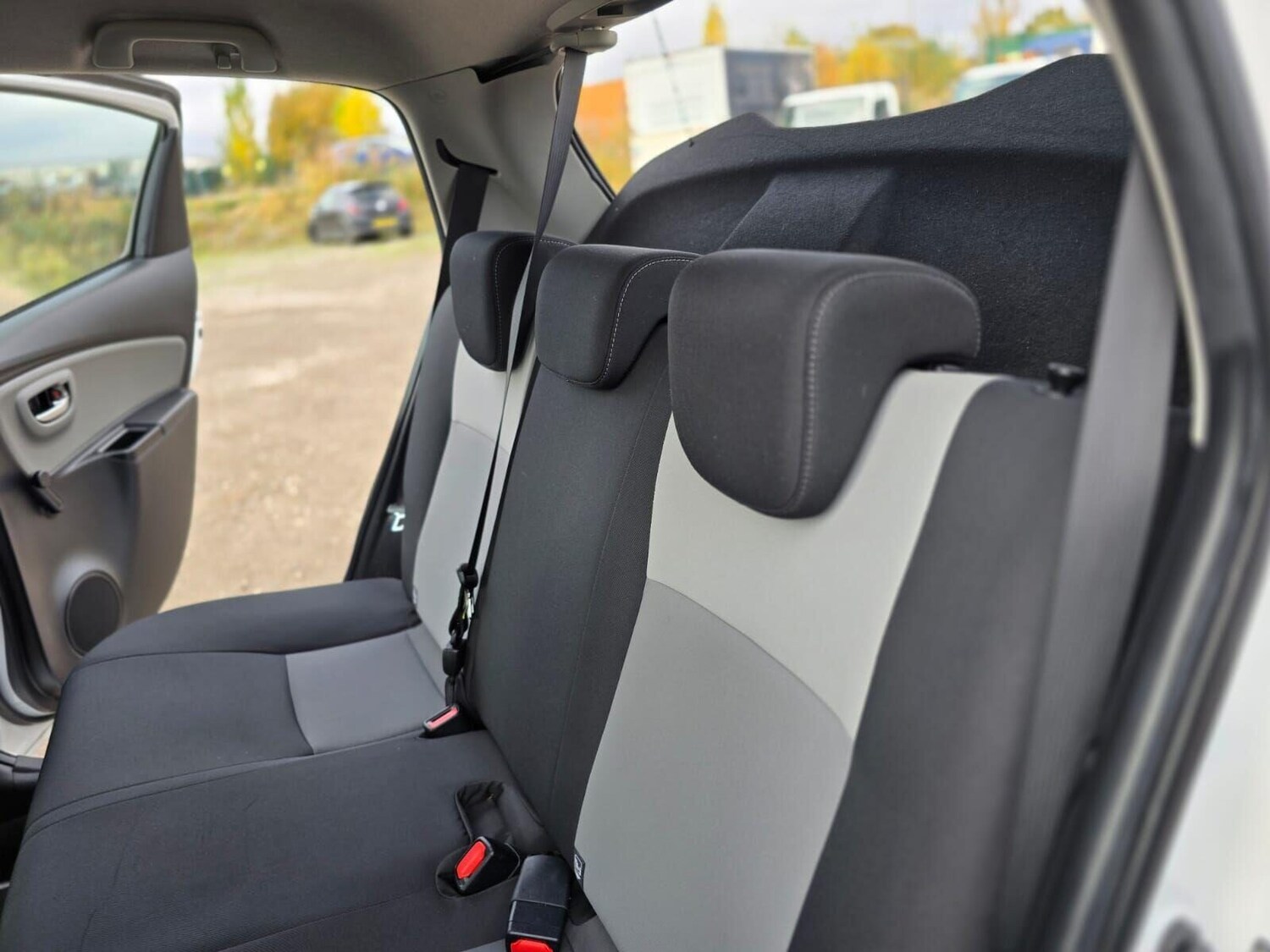 Used Toyota Yaris 2017 for sale - 76069803: Photo 39