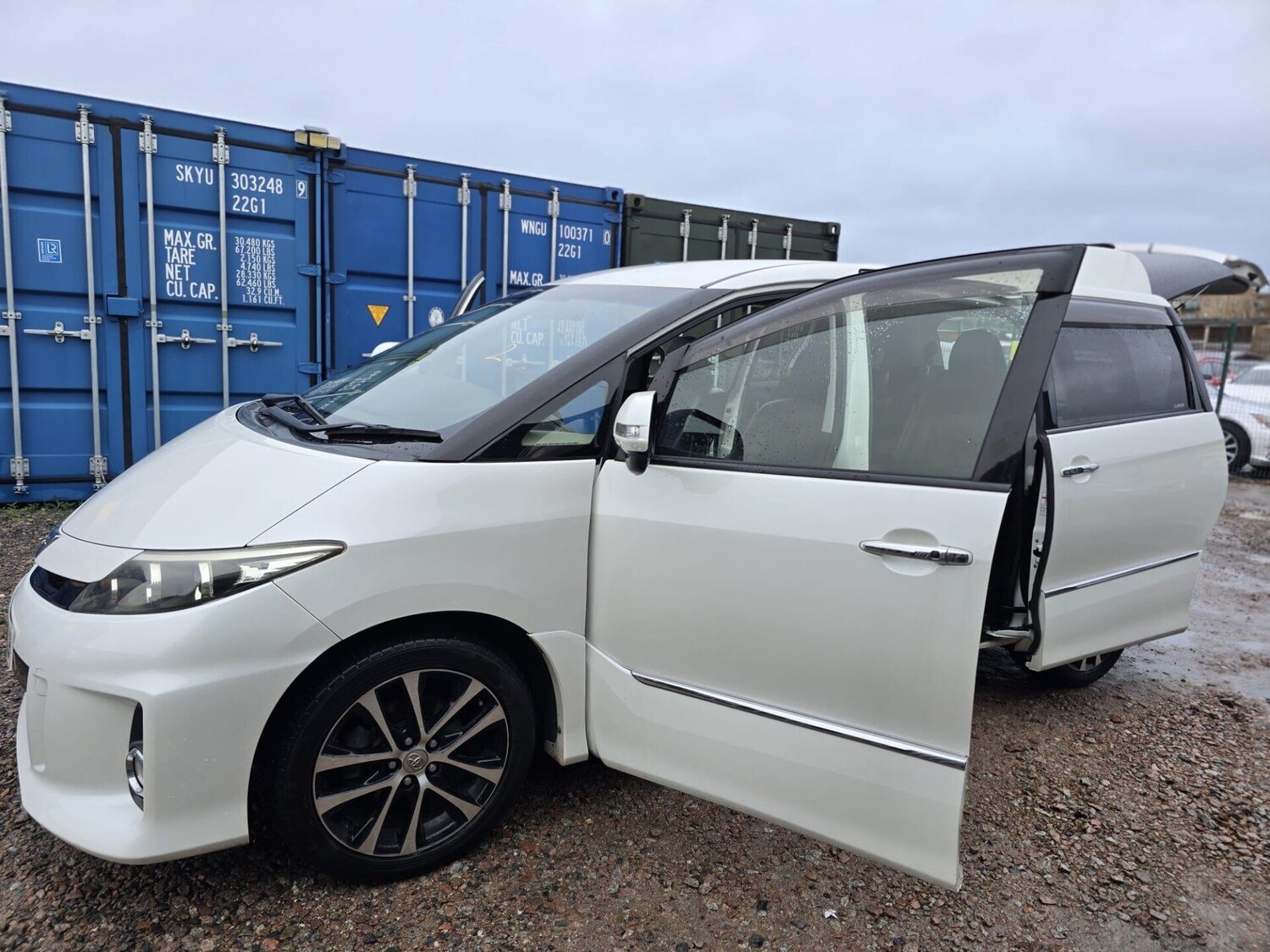 Used Toyota Estima 2015 for sale - 77582425: Photo 10