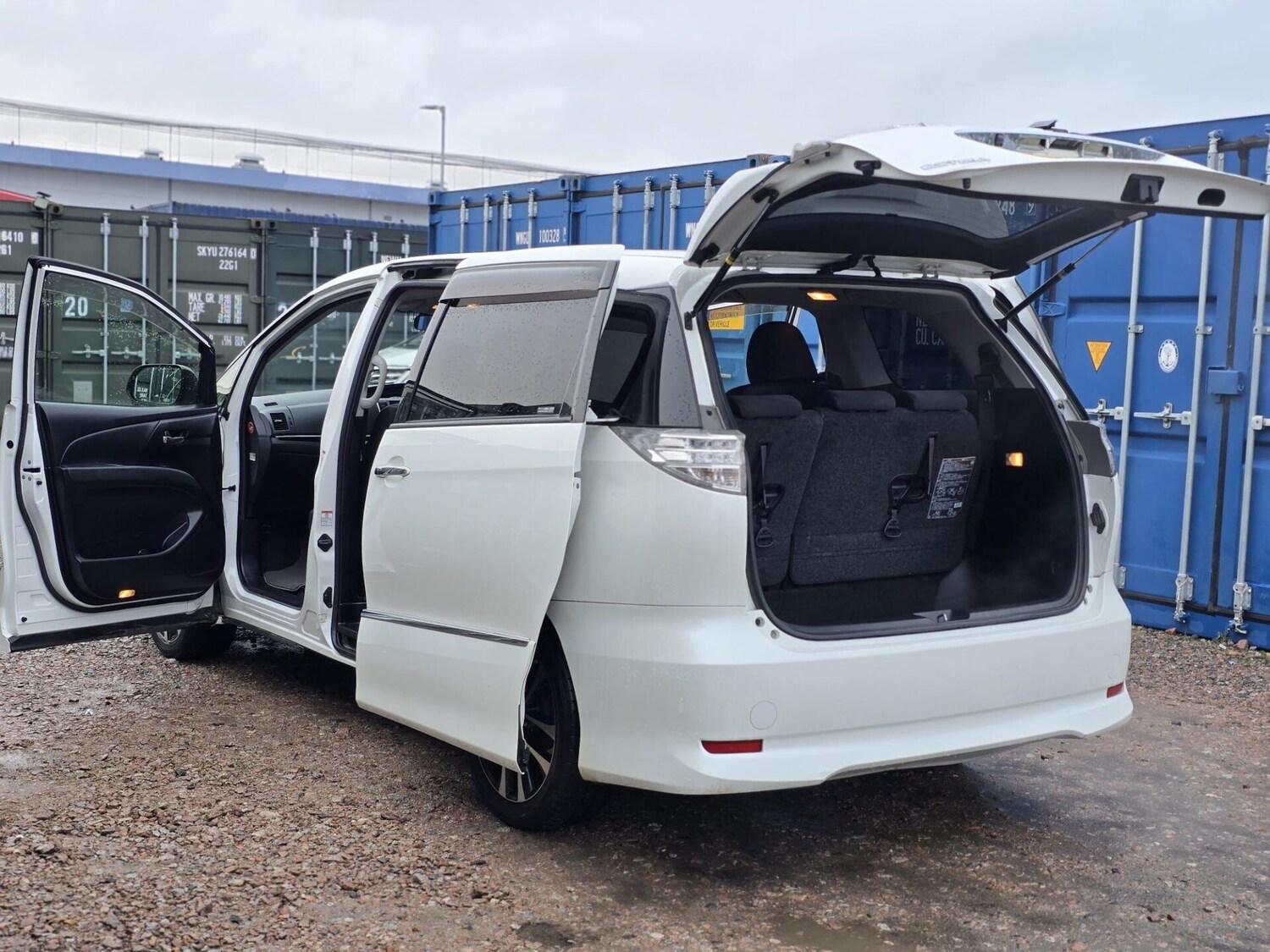 Used Toyota Estima 2015 for sale - 77582425: Photo 11