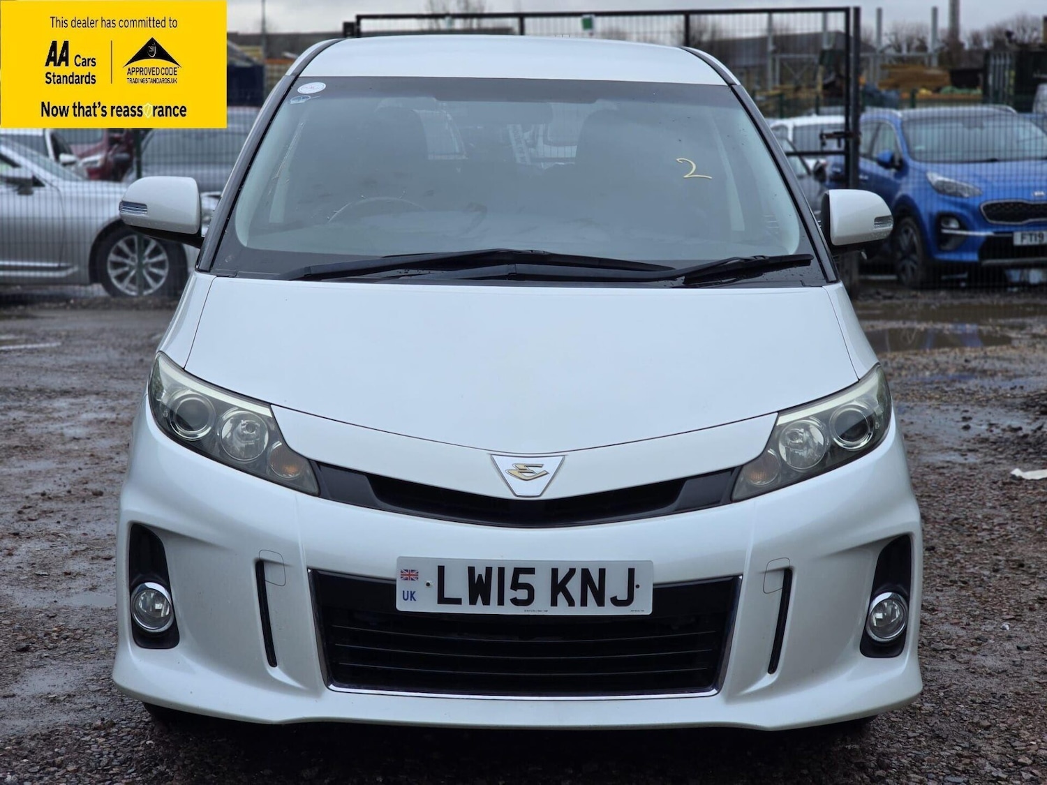 Used Toyota Estima 2015 for sale - 77582425: Photo 2