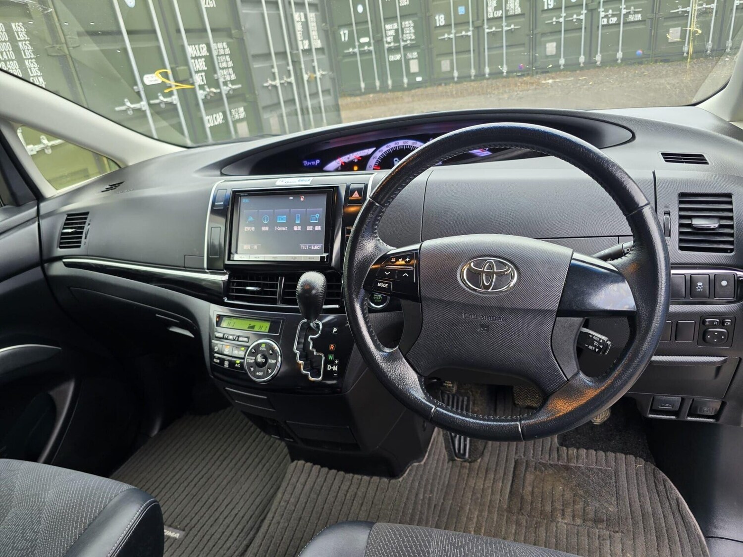 Used Toyota Estima 2015 for sale - 77582425: Photo 25