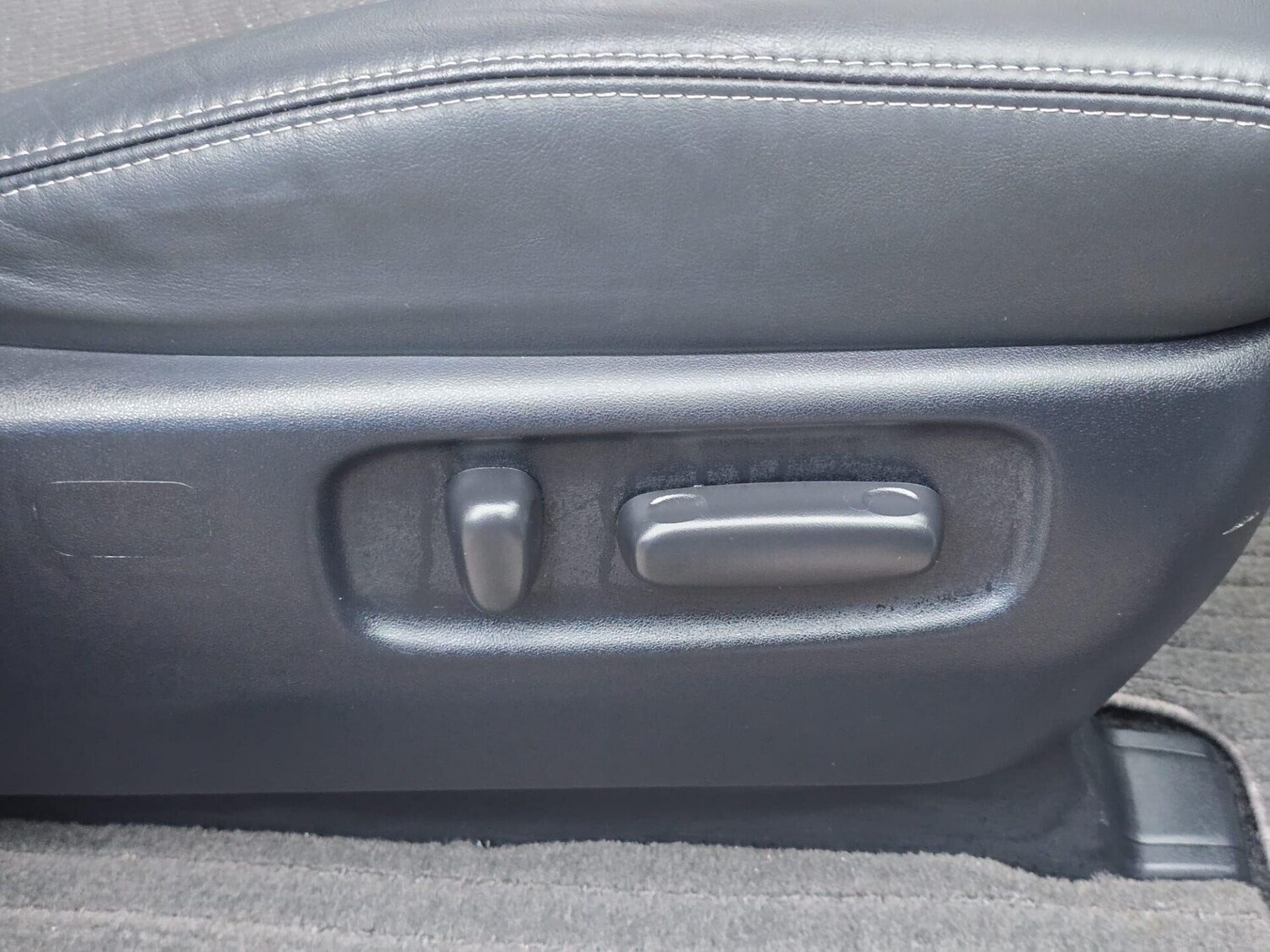 Used Toyota Estima 2015 for sale - 77582425: Photo 29