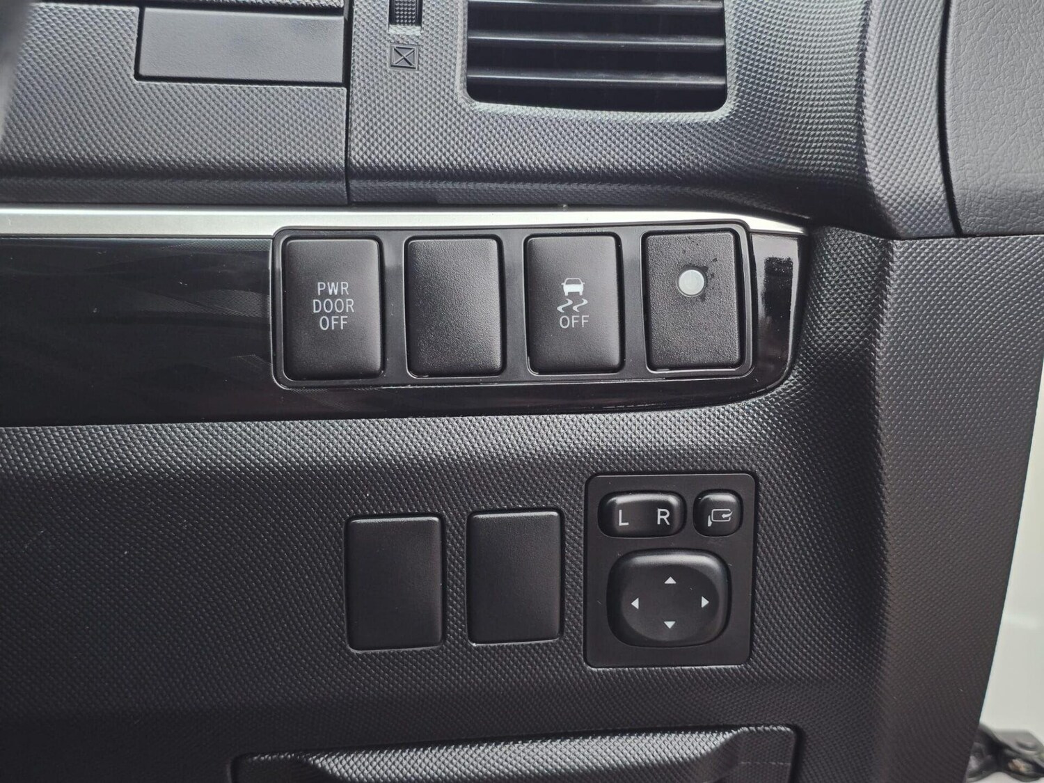 Used Toyota Estima 2015 for sale - 77582425: Photo 31