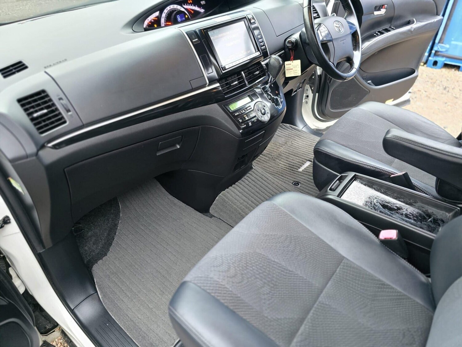 Used Toyota Estima 2015 for sale - 77582425: Photo 42