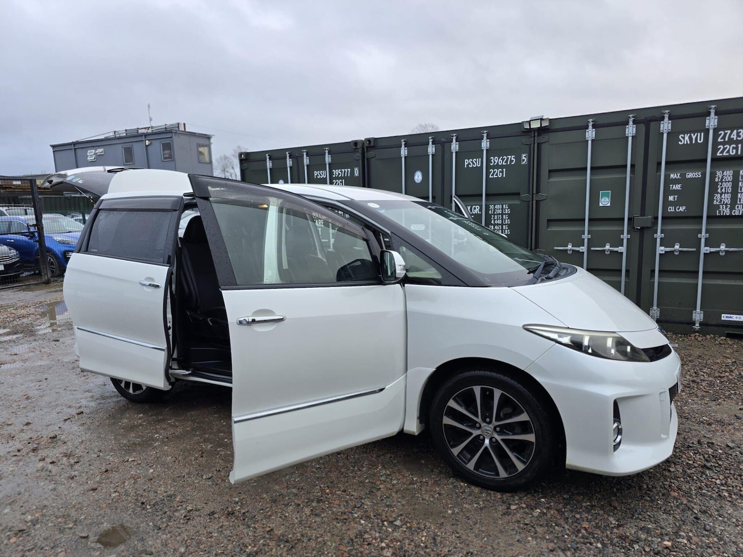 Used Toyota Estima 2015 for sale - 77582425: Photo 5