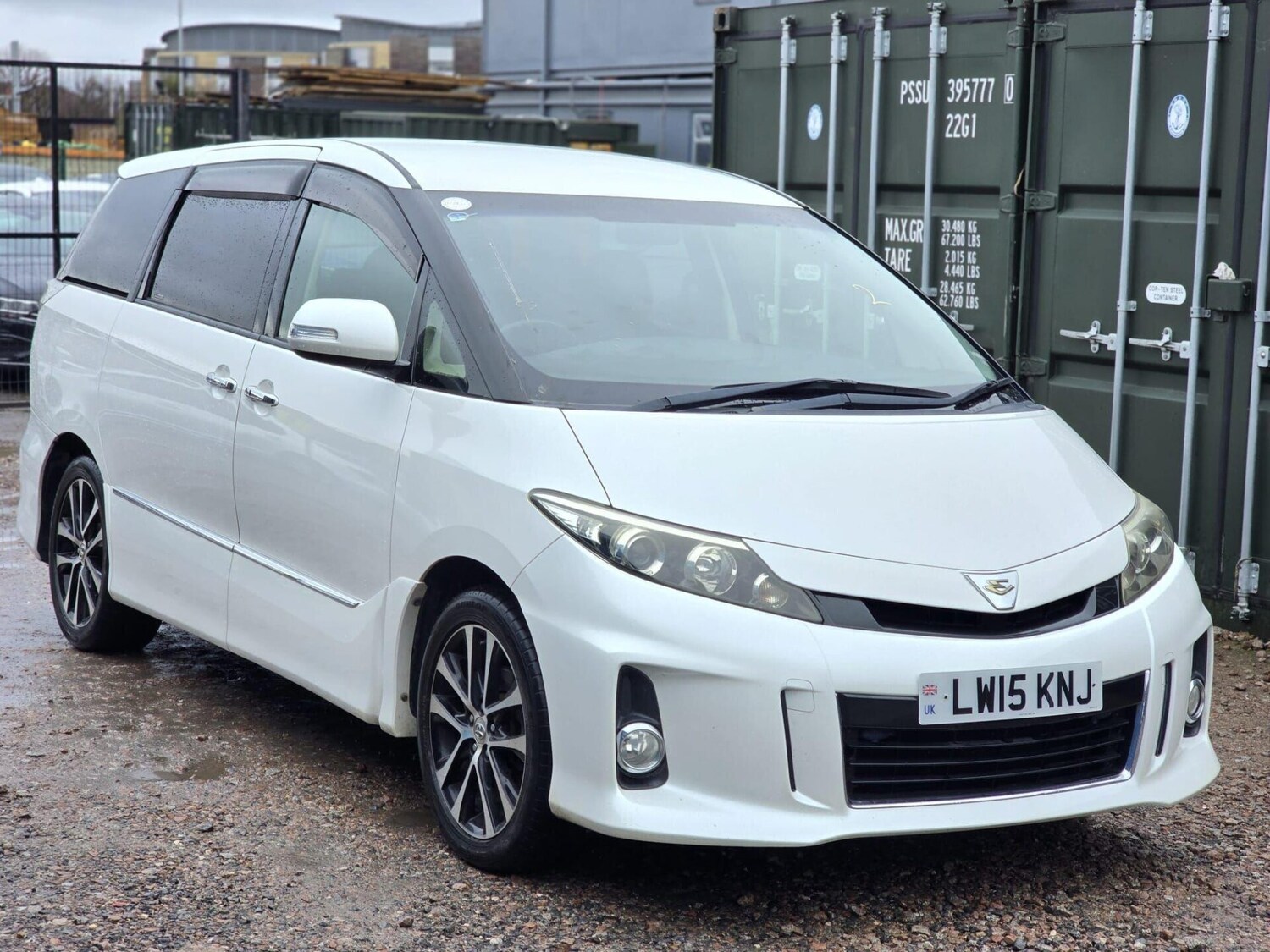 Used Toyota Estima 2015 for sale - 77582425: Photo 6