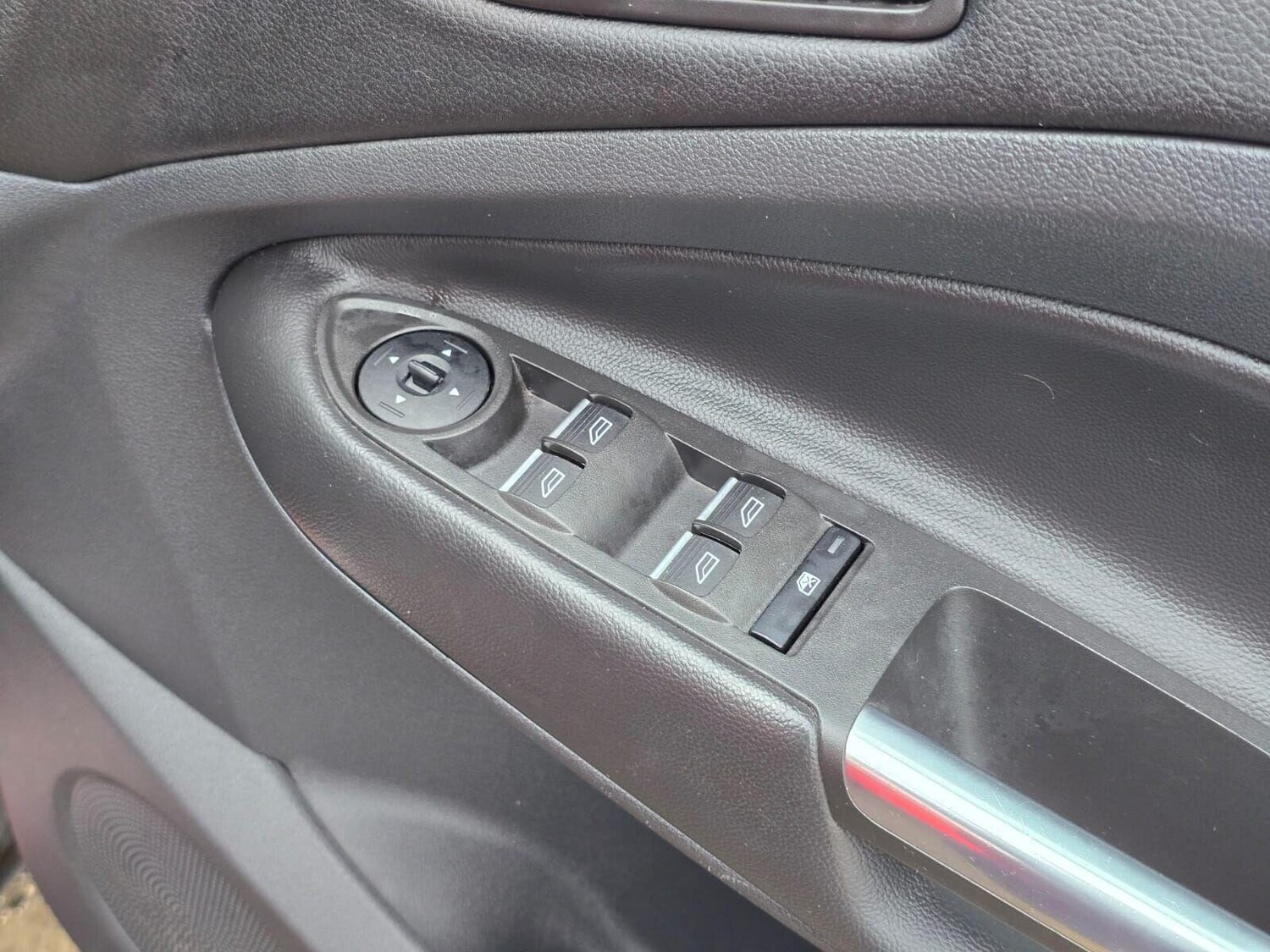 Used Ford Kuga 2015 for sale - 77764148: Photo 44