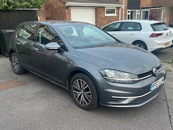 Volkswagen - Golf