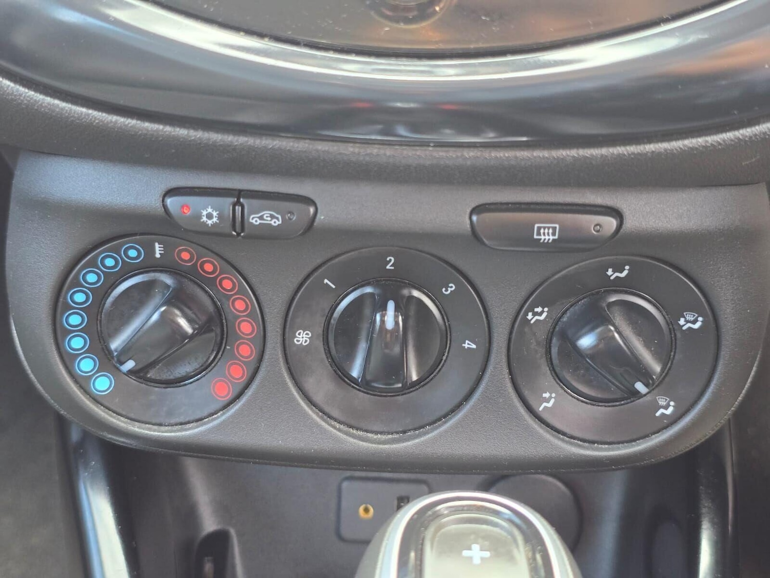 Used Vauxhall Corsa 2015 for sale - 76301193: Photo 24