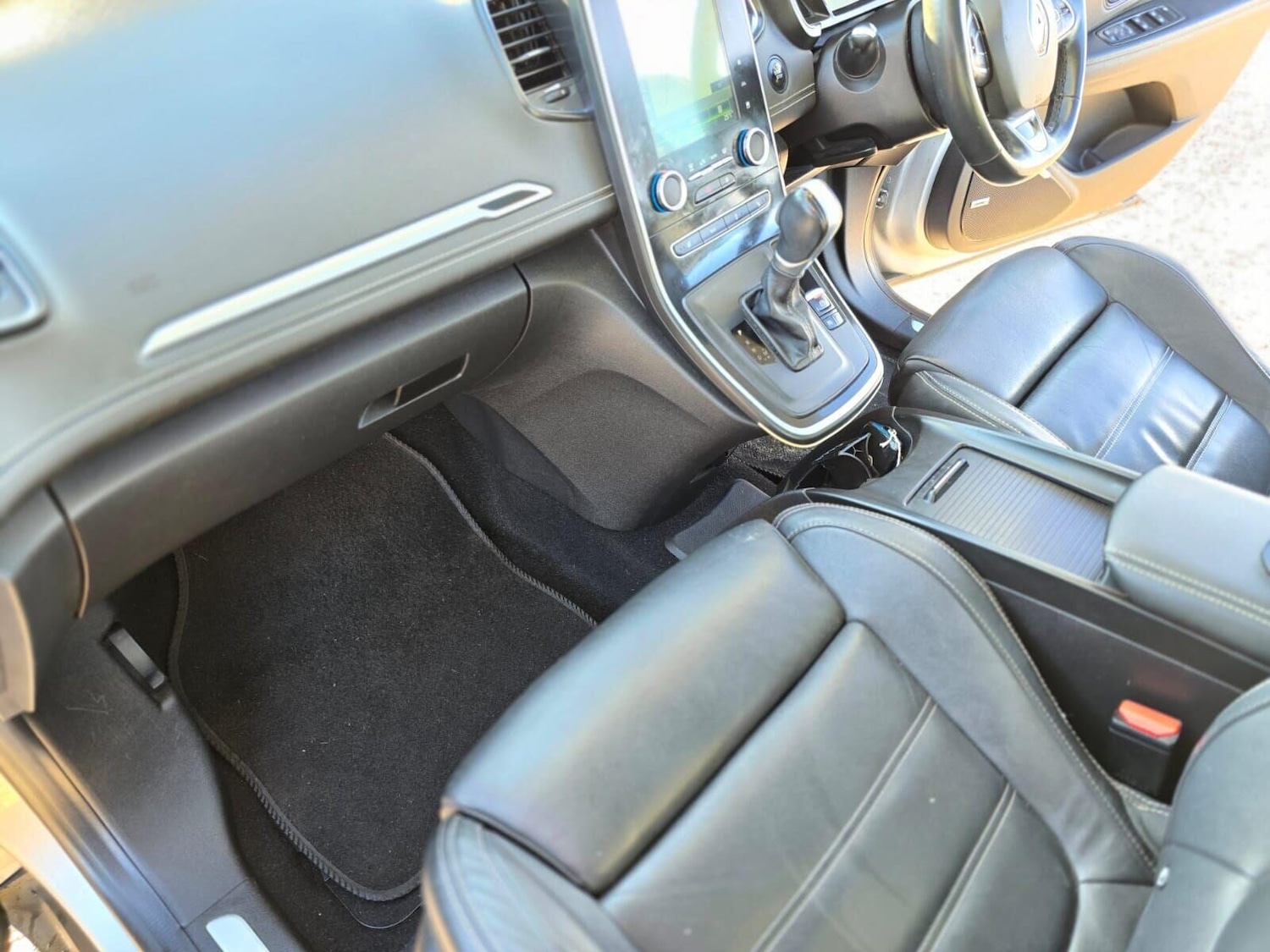 Used Renault Grand Scenic 2017 for sale - 76750844: Photo 43