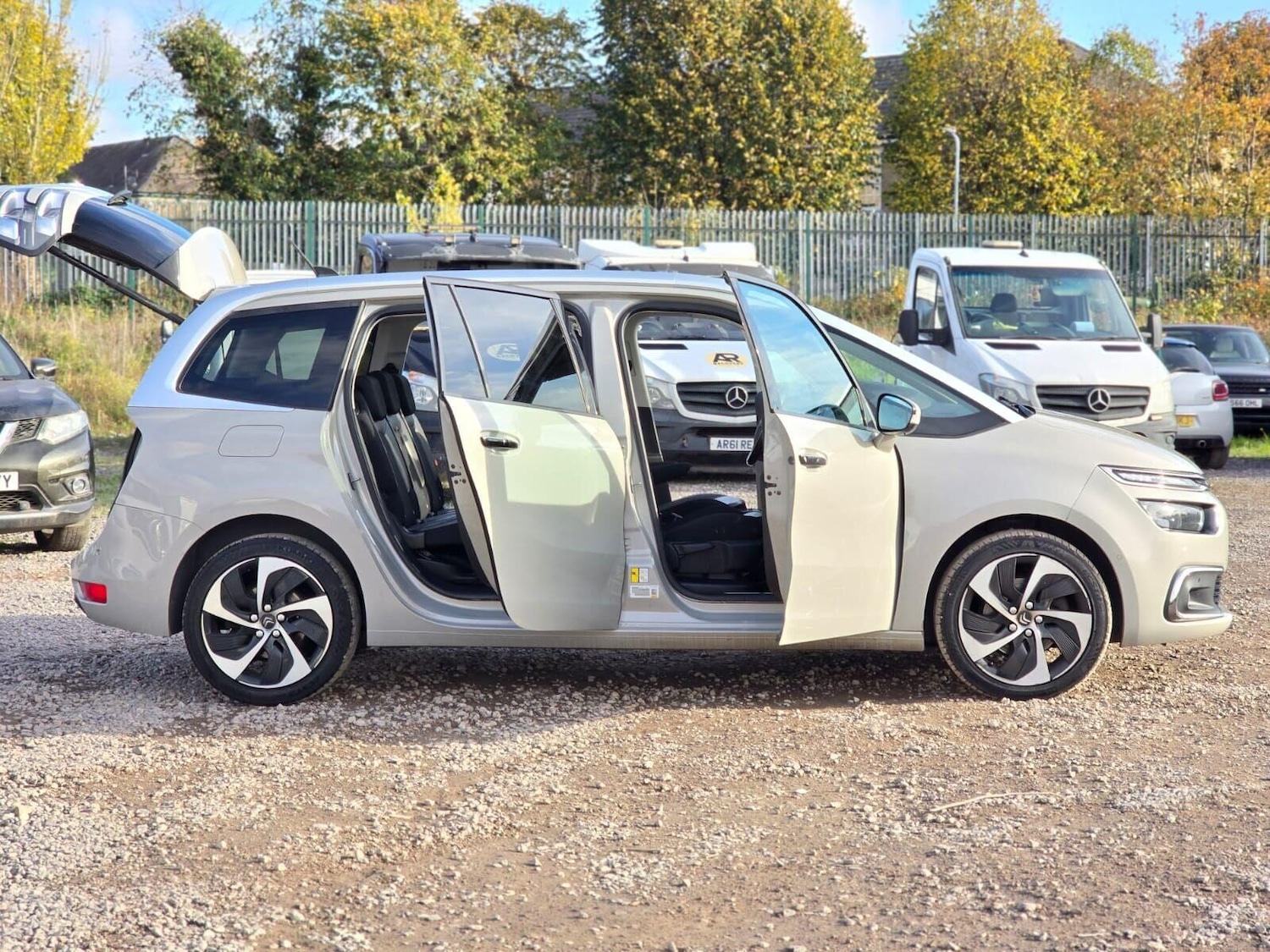 Used Citroen C4 Grand Picasso 2017 for sale - 76257150: Photo 17