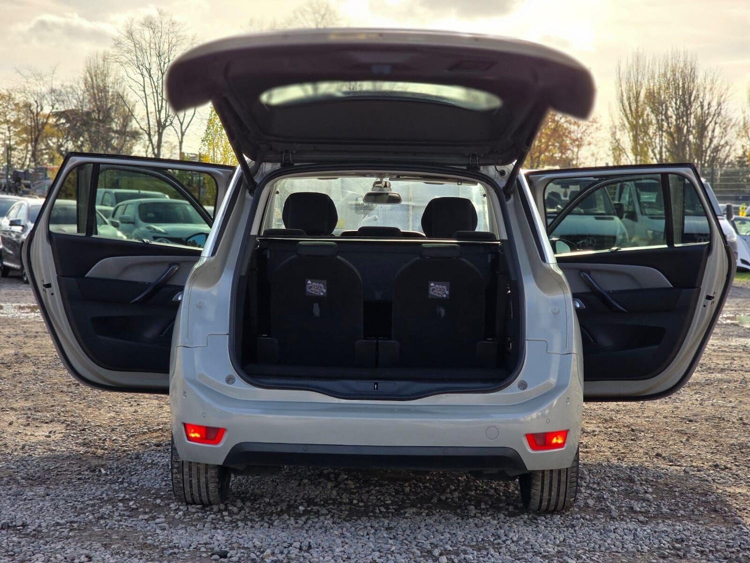 Used Citroen C4 Grand Picasso 2017 for sale - 76257150: Photo 32