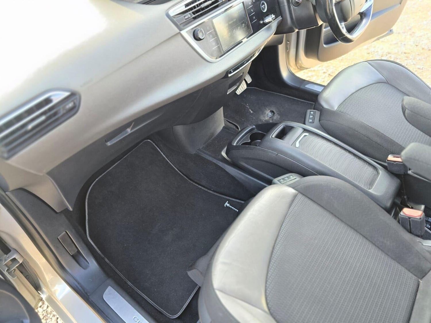 Used Citroen C4 Grand Picasso 2017 for sale - 76257150: Photo 36