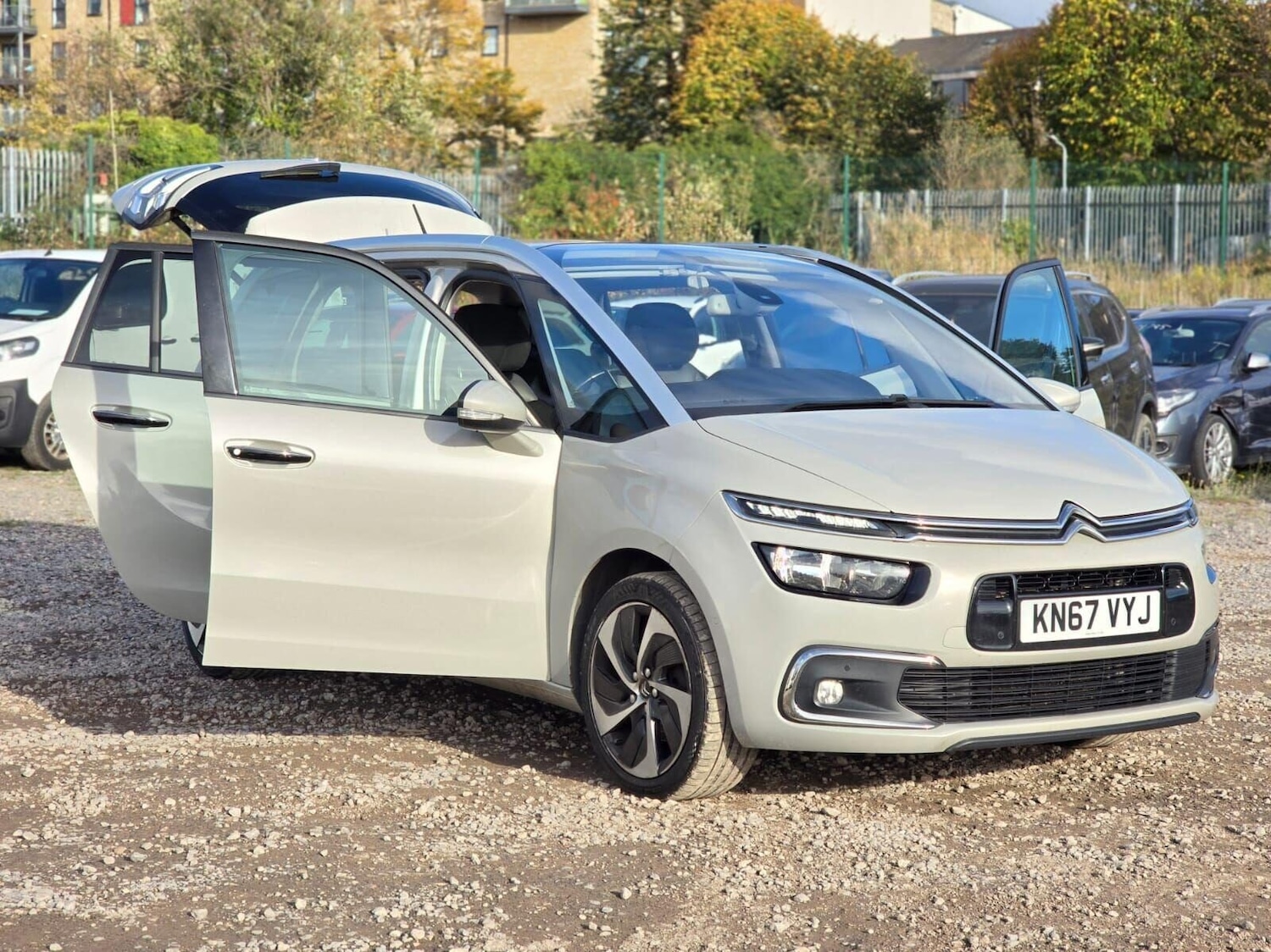 Used Citroen C4 Grand Picasso 2017 for sale - 76257150: Photo 7