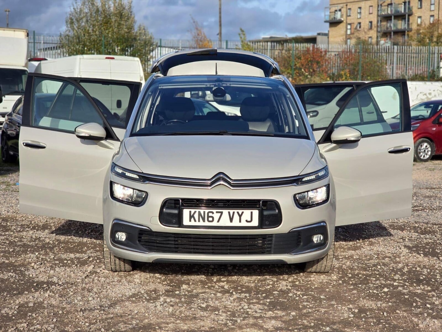 Used Citroen C4 Grand Picasso 2017 for sale - 76257150: Photo 8