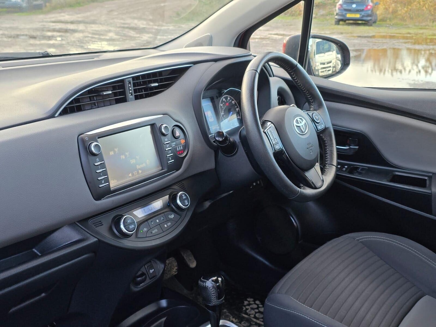 Used Toyota Yaris 2018 for sale - 76665009: Photo 22