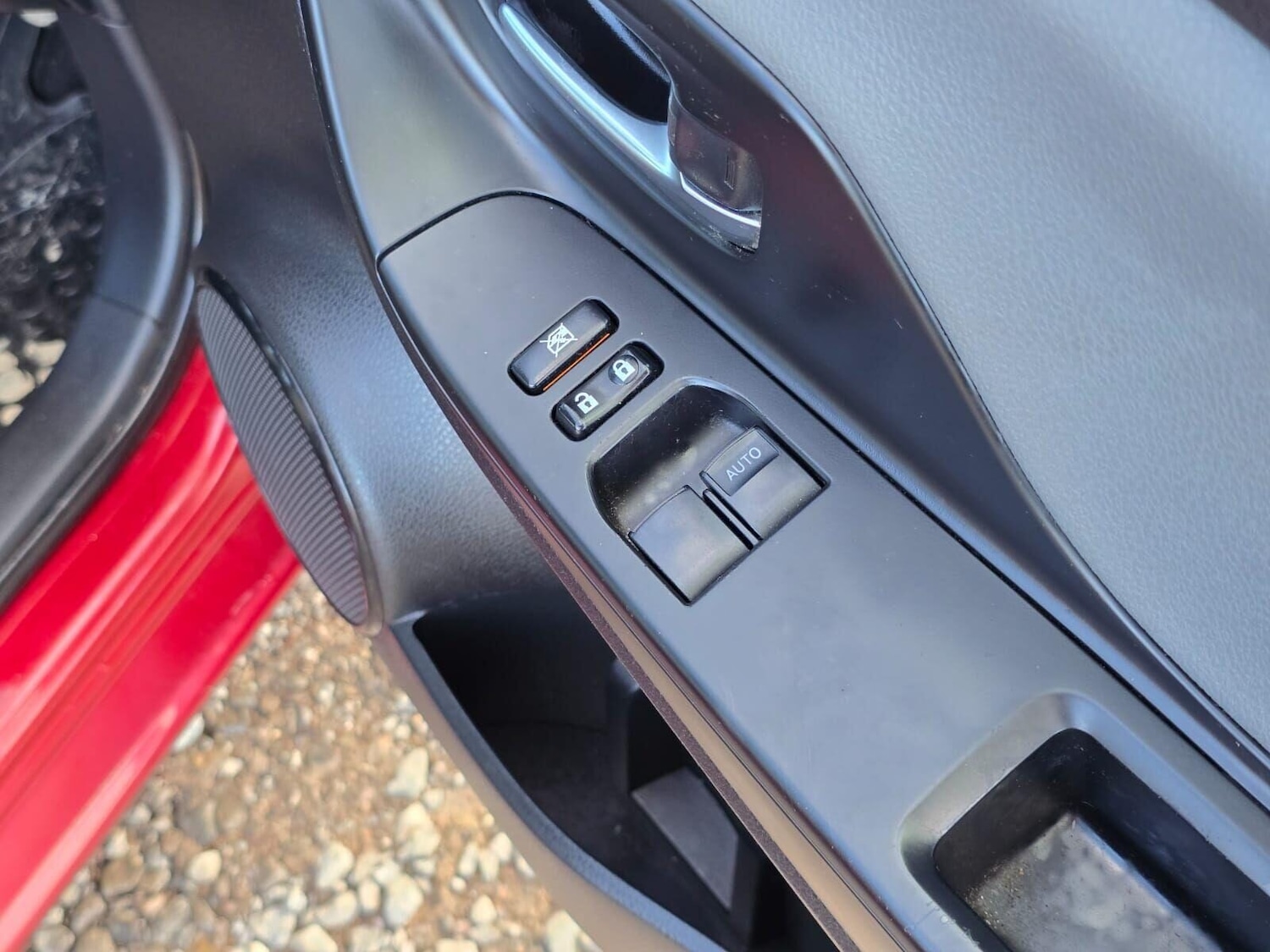 Used Toyota Yaris 2018 for sale - 76665009: Photo 25